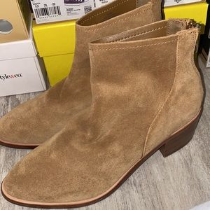 Antonio Melani booties